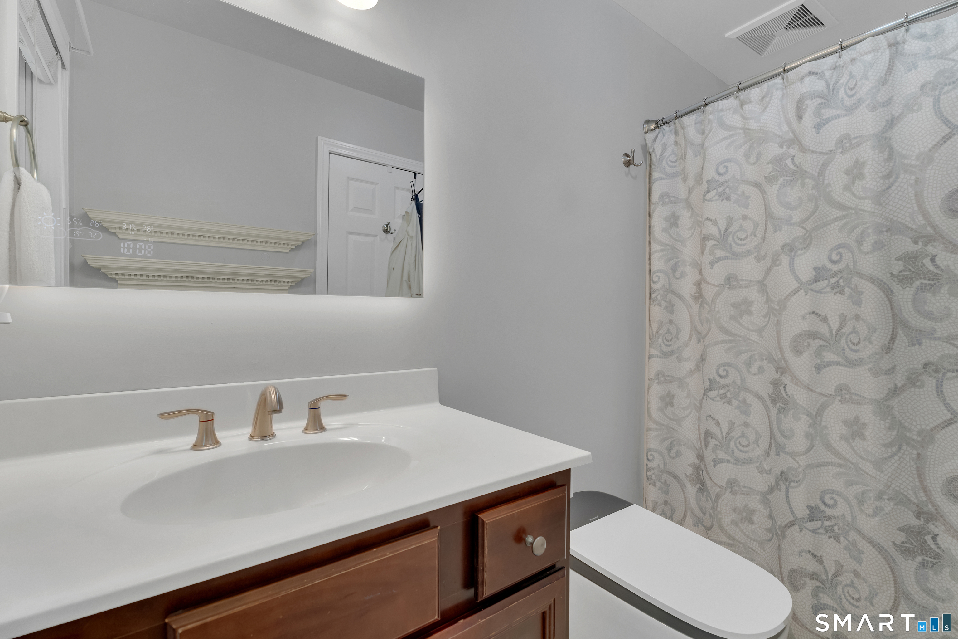 261 Twin Lakes Road North Branford CT 06471