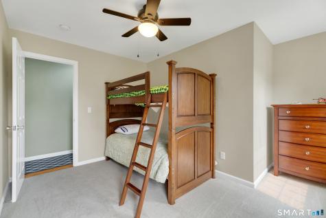 261 Twin Lakes Road North Branford CT 06471