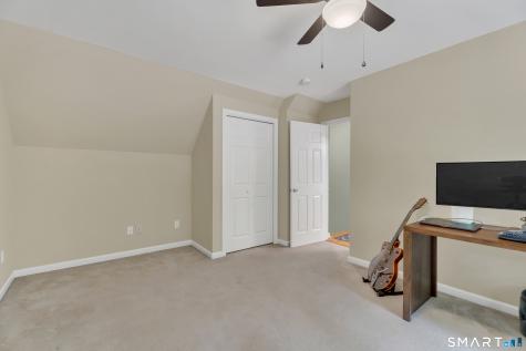 261 Twin Lakes Road North Branford CT 06471