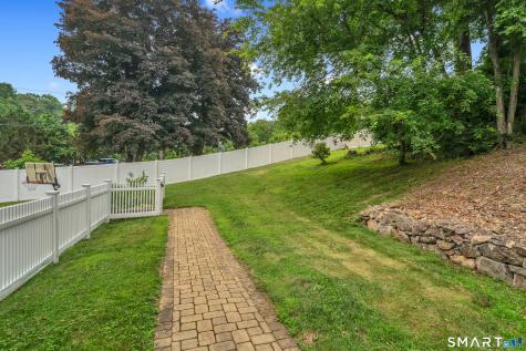 261 Twin Lakes Road North Branford CT 06471
