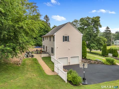 261 Twin Lakes Road North Branford CT 06471