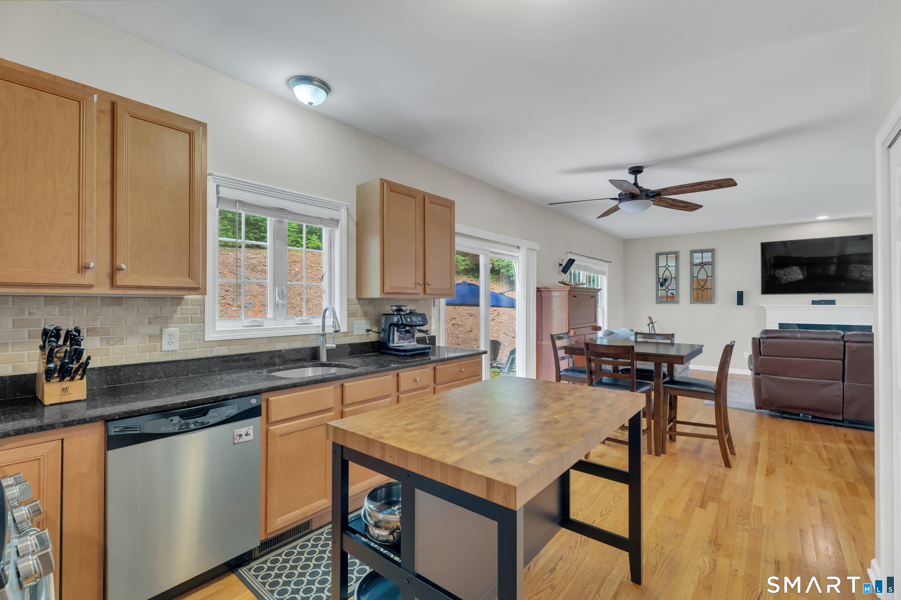 261 Twin Lakes Road North Branford CT 06471