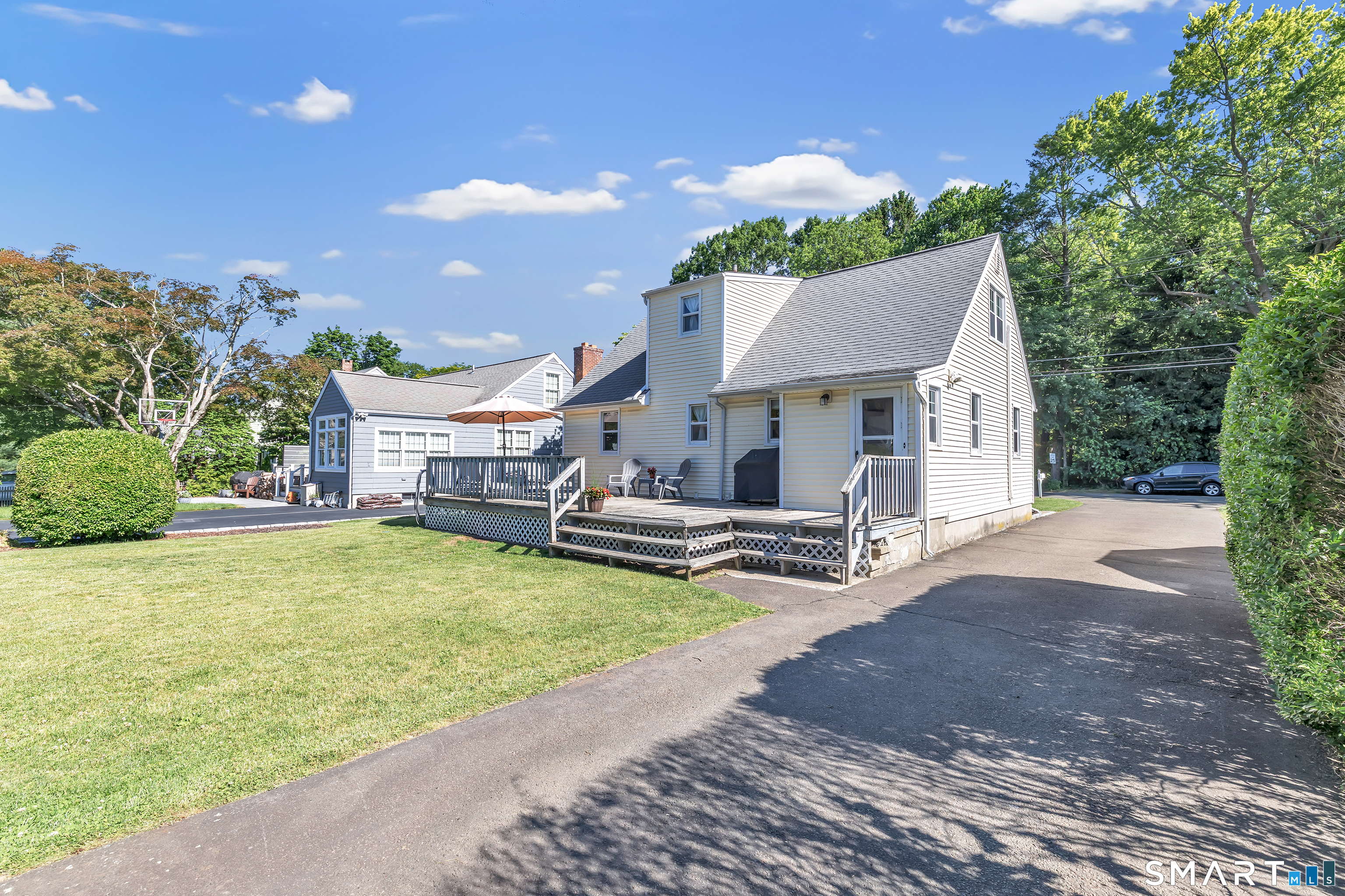 15 Evelyn Street Trumbull CT 06611