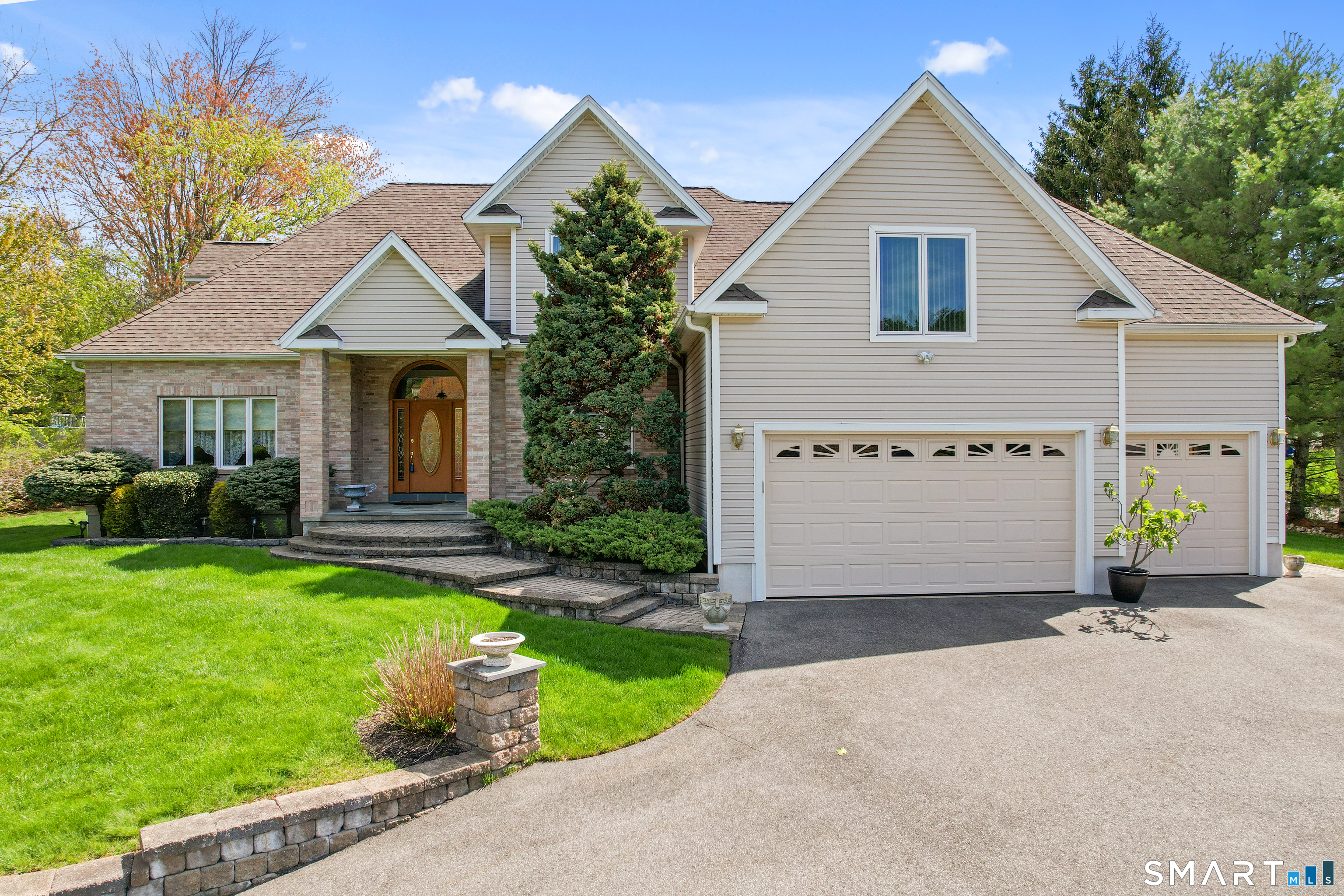 44 Chippenwood Lane Bristol CT 06010
