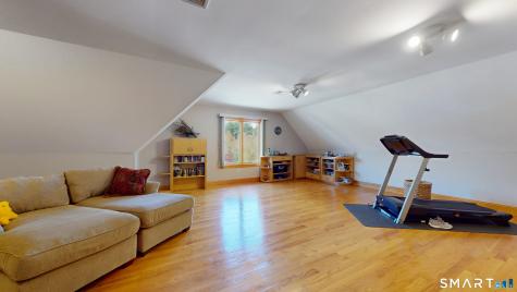 44 Chippenwood Lane Bristol CT 06010