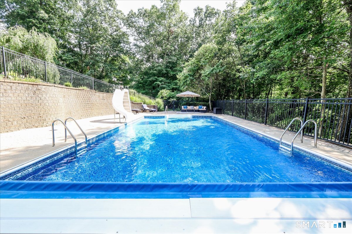 126 Sunset Ridge Southbury CT 06488