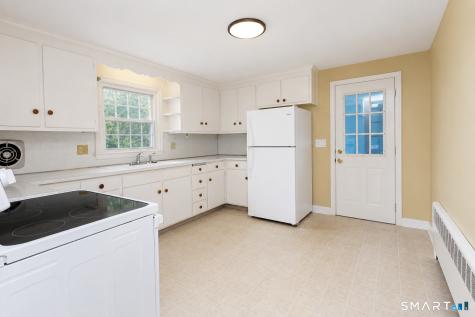24 Sandhurst Drive West Hartford CT 06107