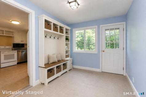 24 Sandhurst Drive West Hartford CT 06107