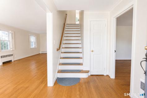 24 Sandhurst Drive West Hartford CT 06107