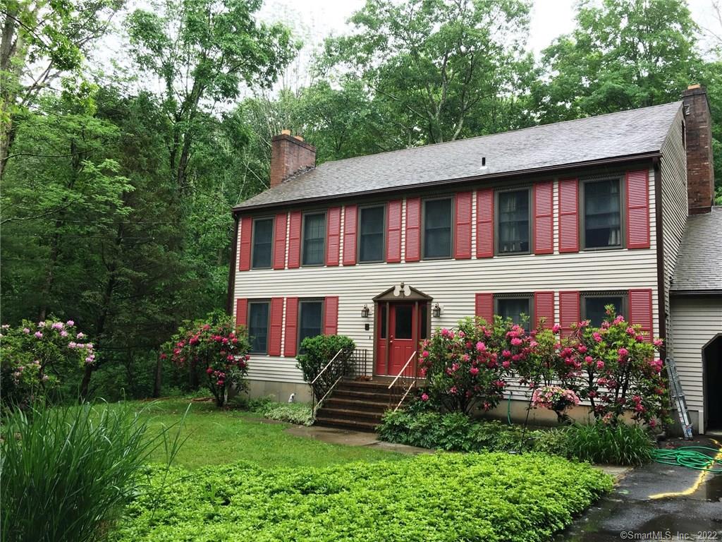 31 Crestwood Road Bethany CT 06524