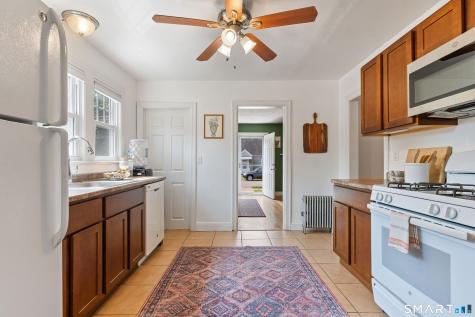 47 Tuttle Place East Haven CT 06512