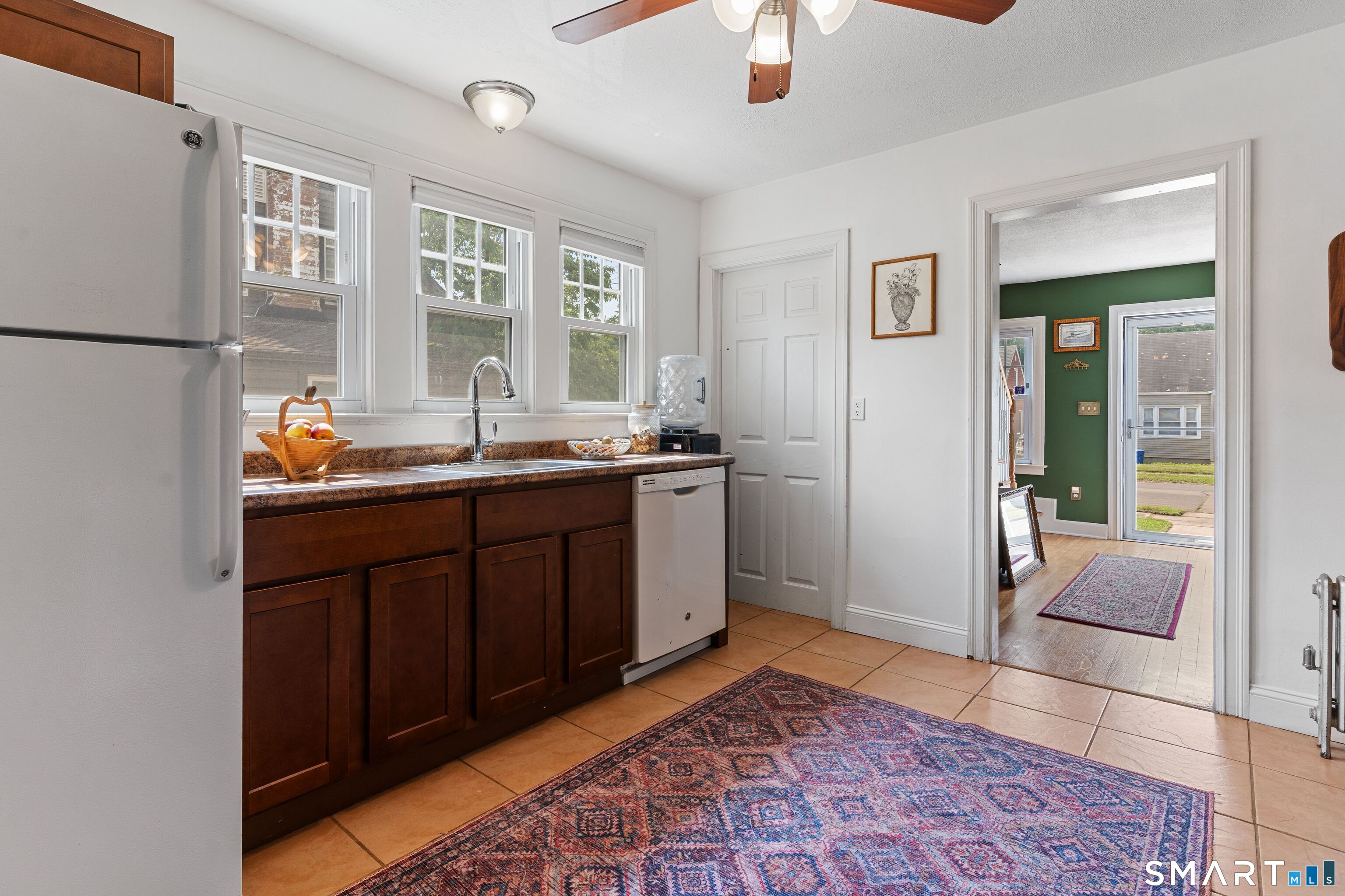 47 Tuttle Place East Haven CT 06512