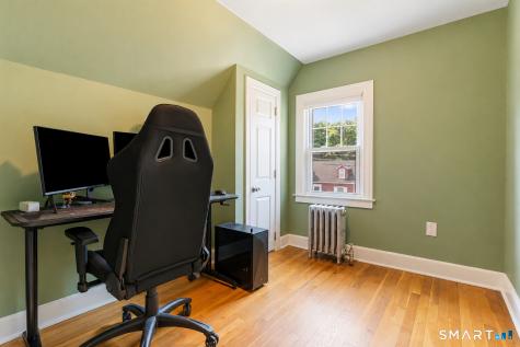 47 Tuttle Place East Haven CT 06512