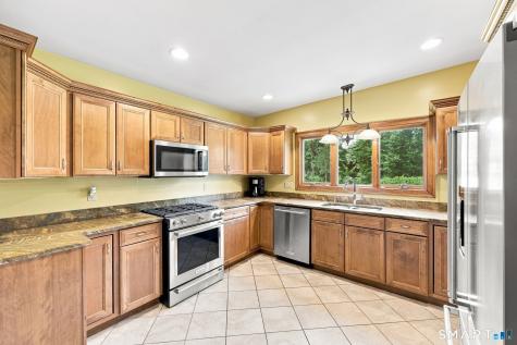 467 Somers Road Ellington CT 06029
