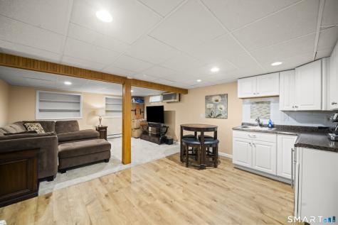 18 Saint James Avenue Enfield CT 06082