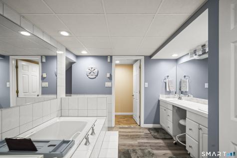 18 Saint James Avenue Enfield CT 06082