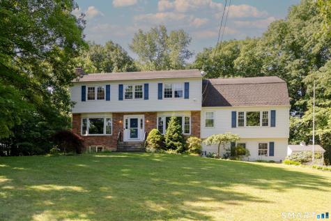 27 Round Hill Drive Danbury CT 06811