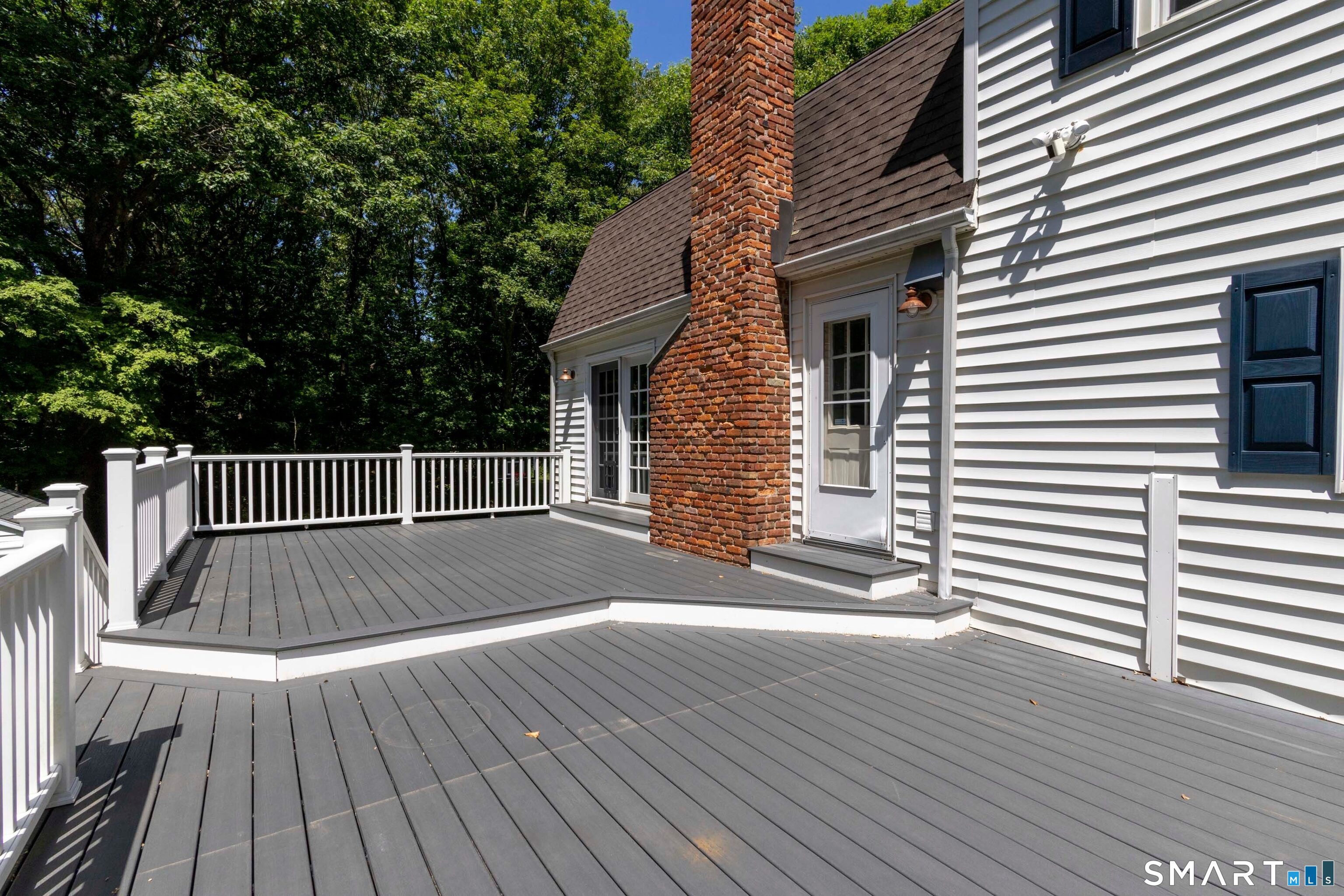 27 Round Hill Drive Danbury CT 06811