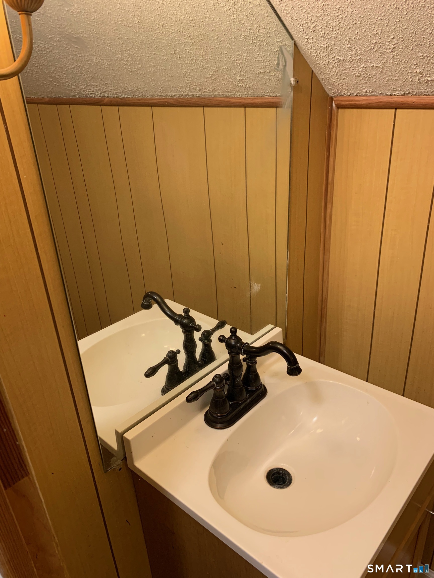 86 Lincoln Avenue Bristol CT 06010