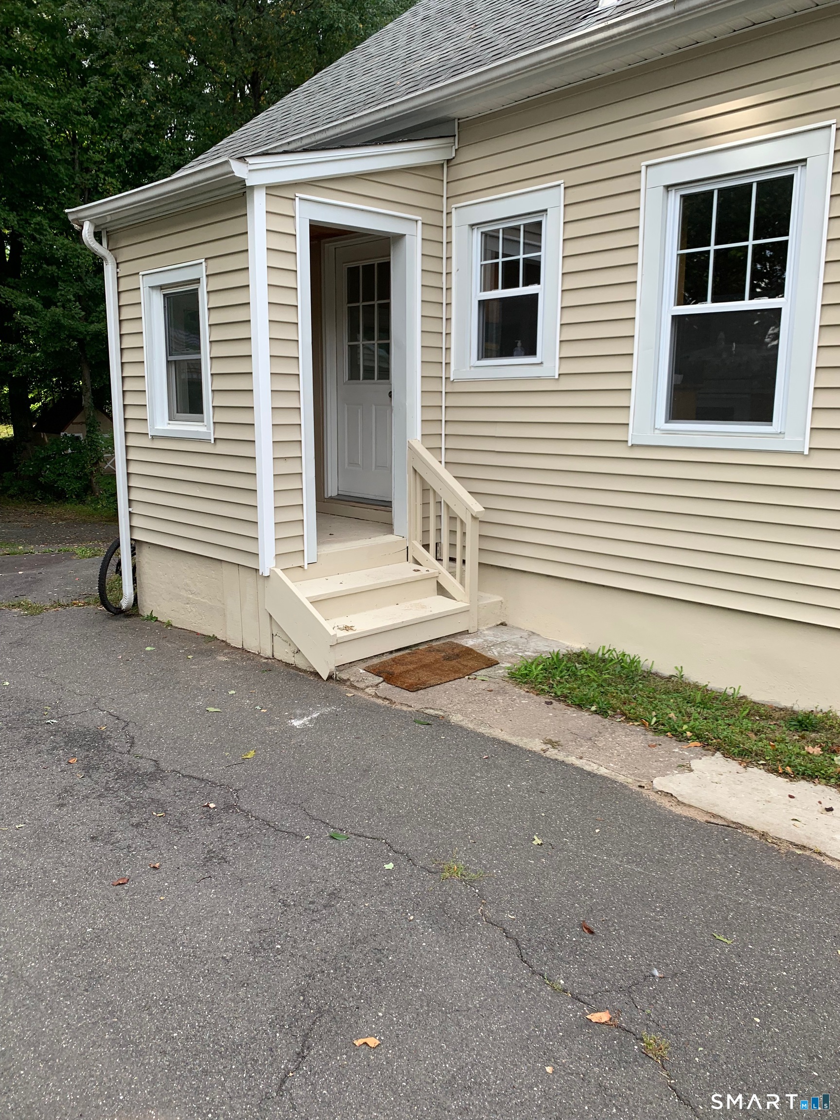 86 Lincoln Avenue Bristol CT 06010