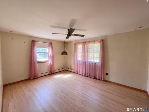 32 Kathy Drive Seymour CT 06483
