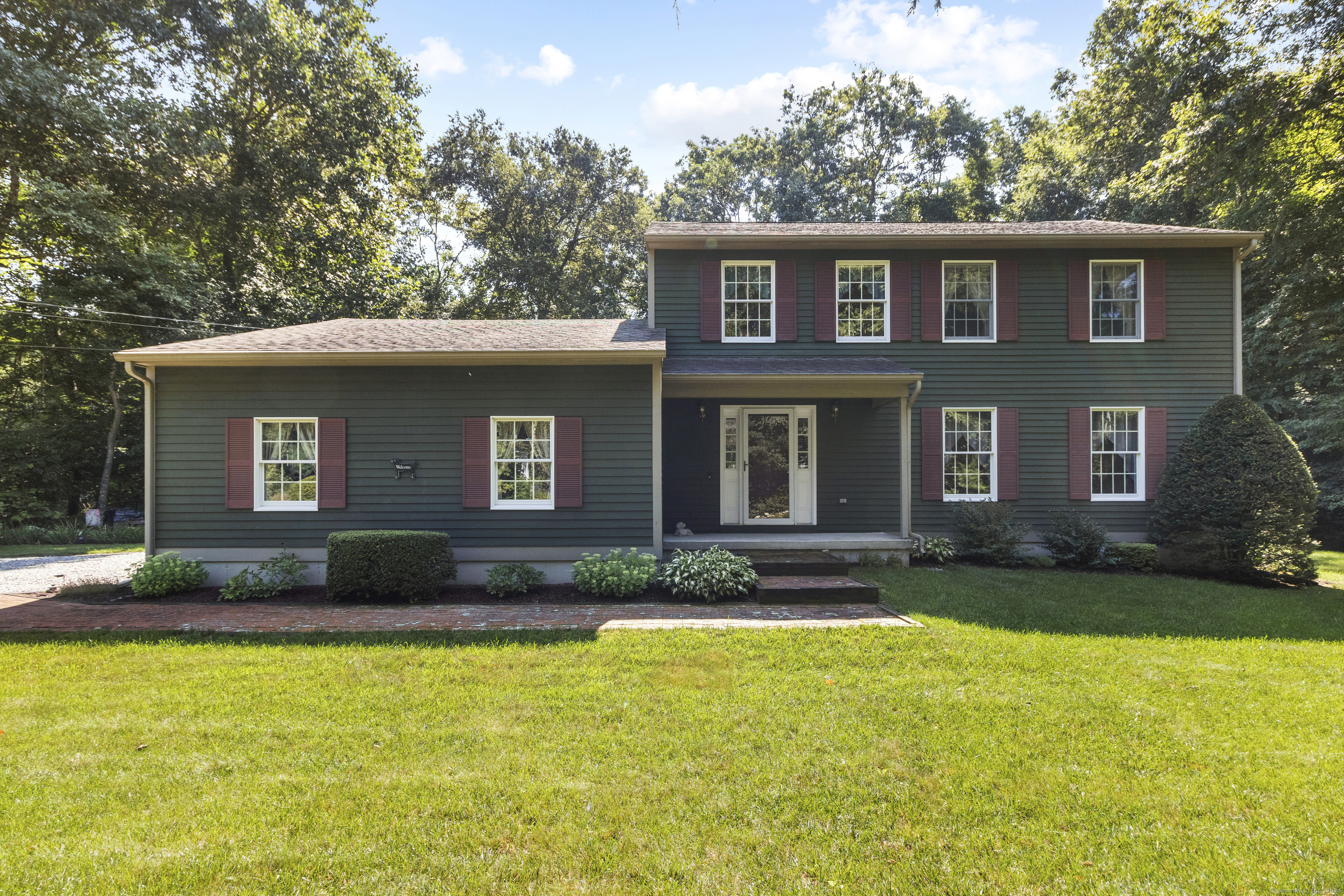 17 Chriswood Trace Ledyard CT 06339
