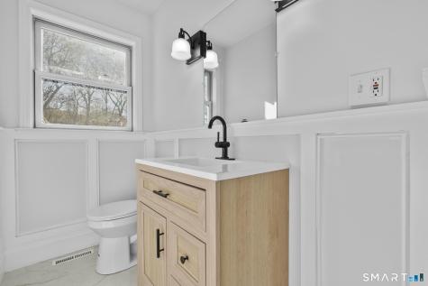 2 Greenwood Lane Guilford CT 06437