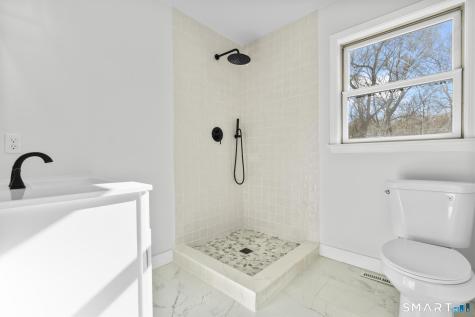 2 Greenwood Lane Guilford CT 06437