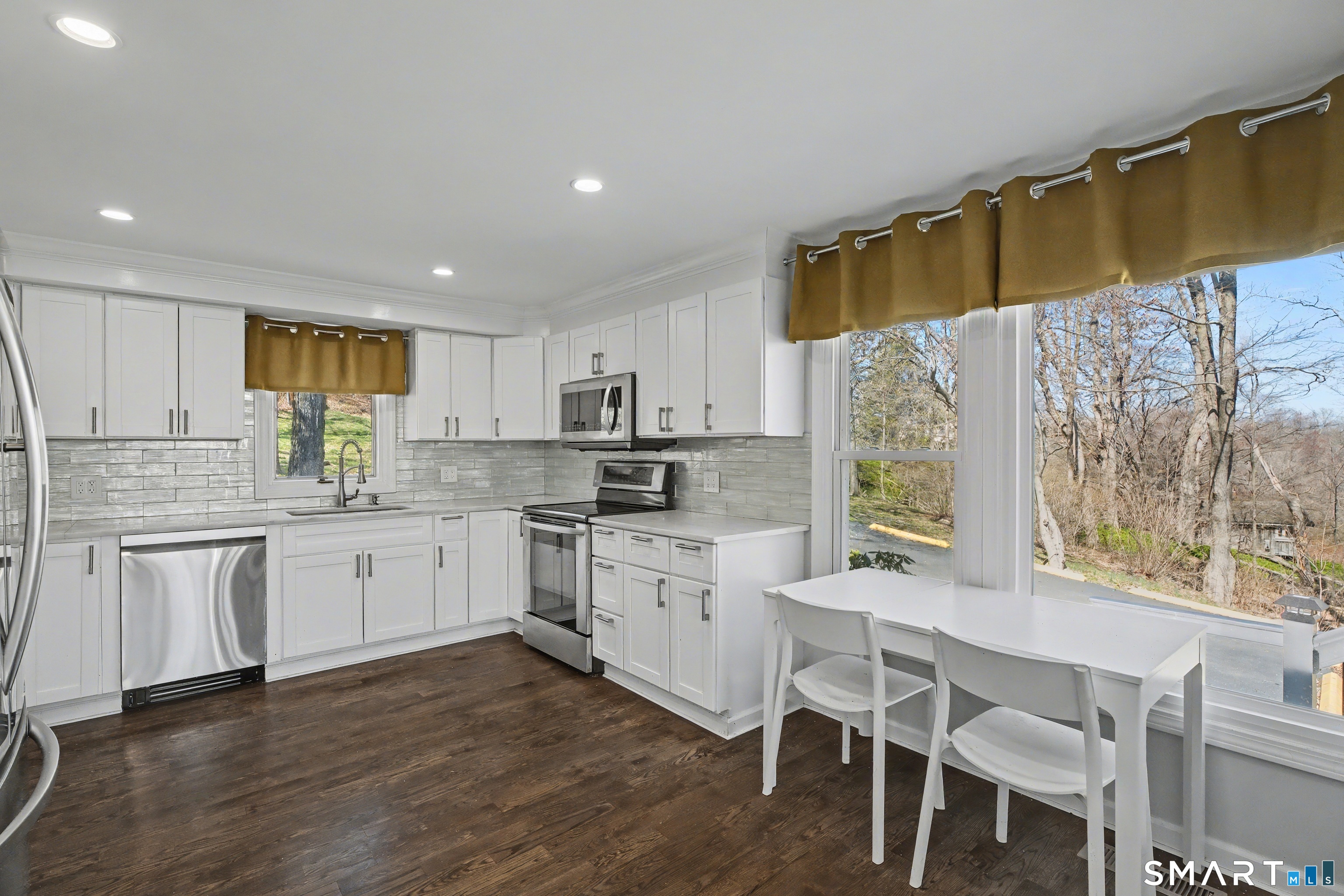 370 Amity Road Bethany CT 06524