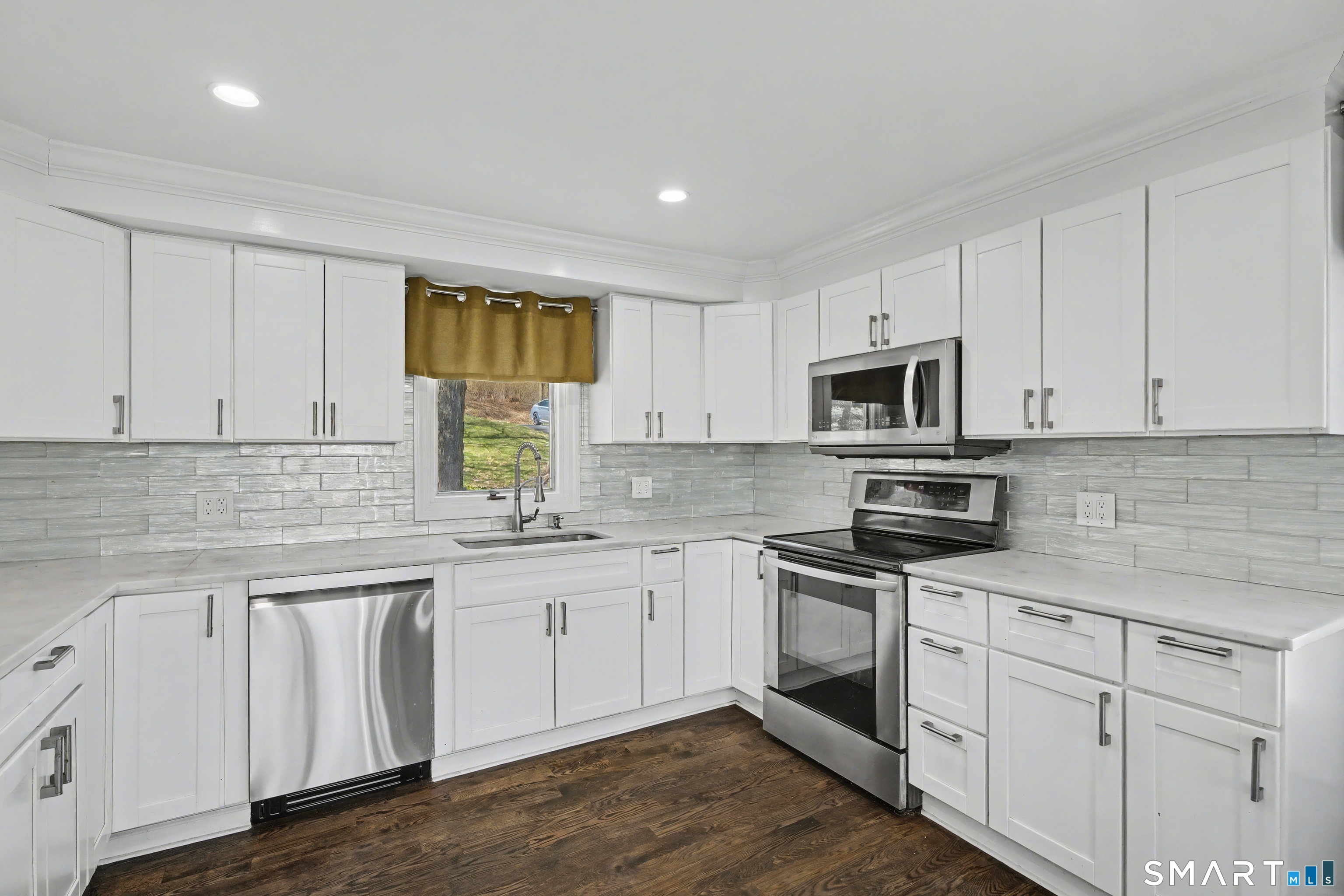 370 Amity Road Bethany CT 06524