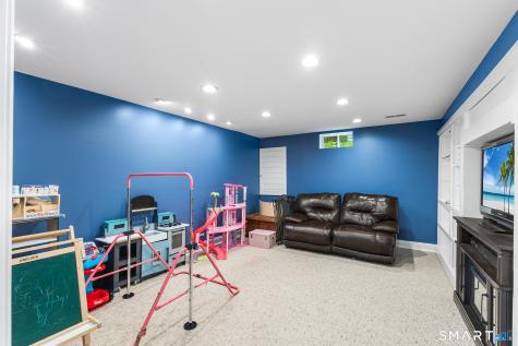 70 Vivian Street Waterford CT 06385