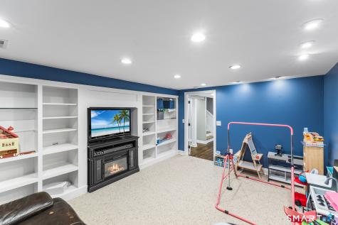 70 Vivian Street Waterford CT 06385