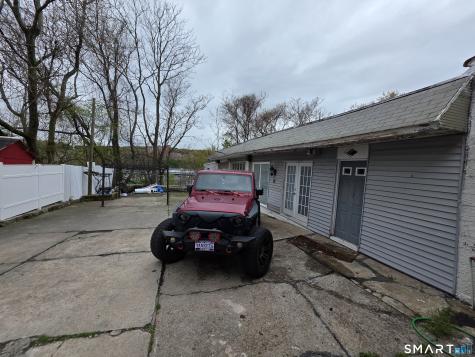 19 Manhan Street Waterbury CT 06710