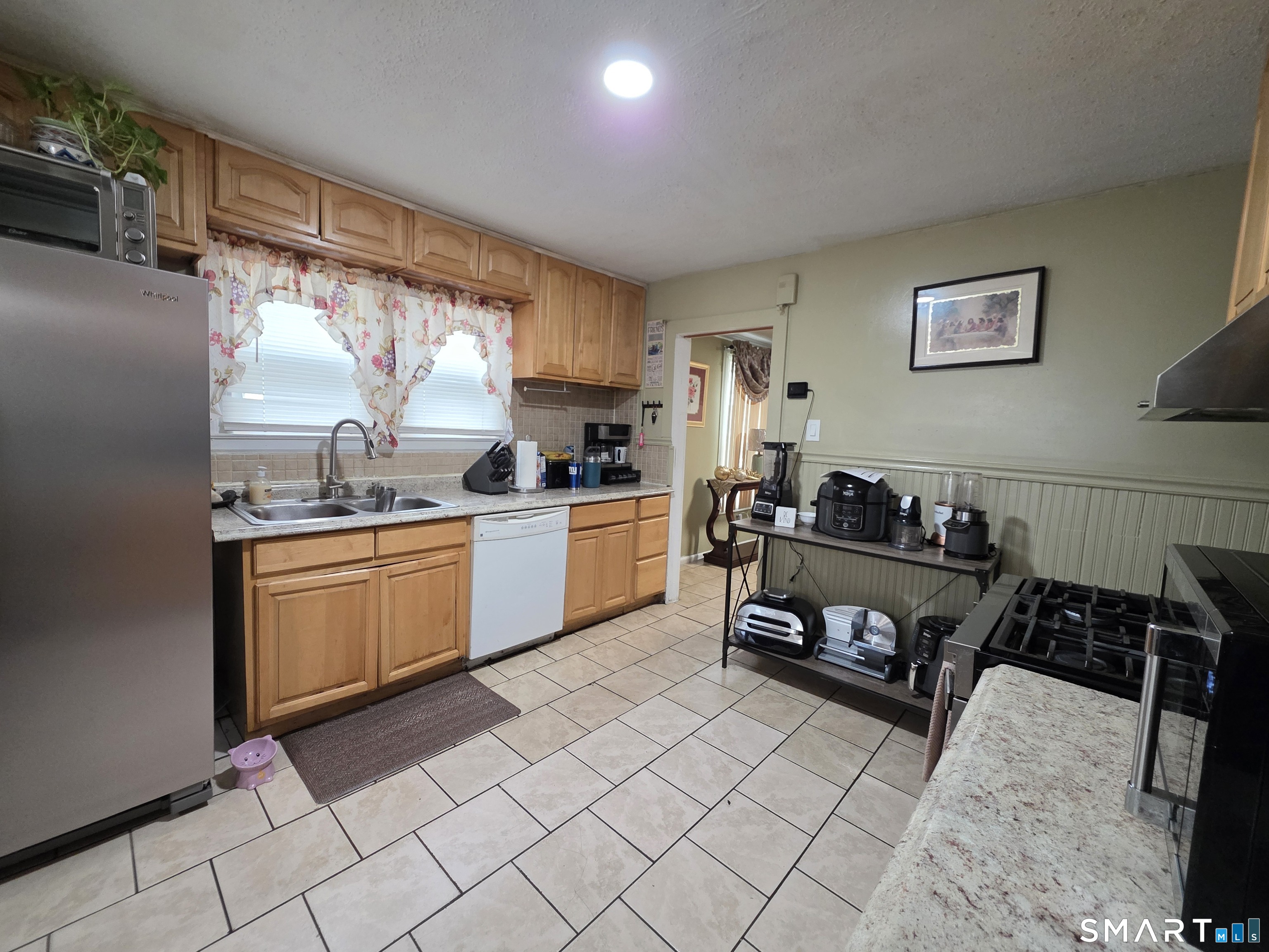 19 Manhan Street Waterbury CT 06710