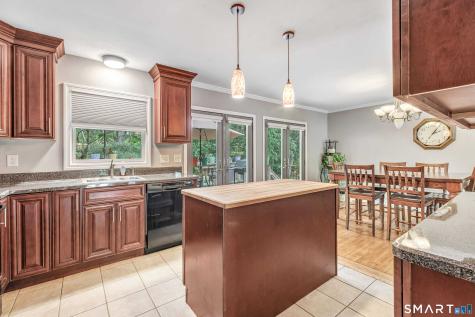 279 Pastors Walk Monroe CT 06468
