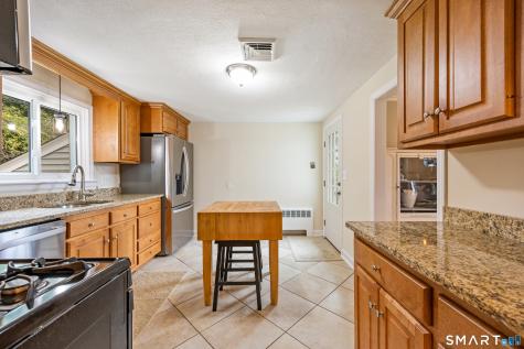 18 Chapman Road West Hartford CT 06107