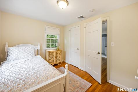 18 Chapman Road West Hartford CT 06107