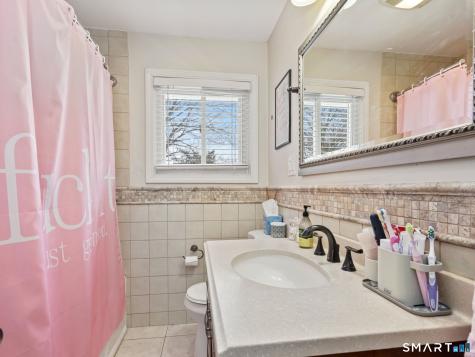 170 Marilyn Drive Bridgeport CT 06606