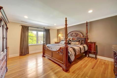 32 Hunting Ridge Road Stamford CT 06903