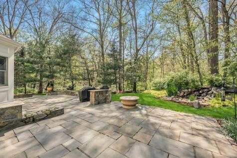32 Hunting Ridge Road Stamford CT 06903