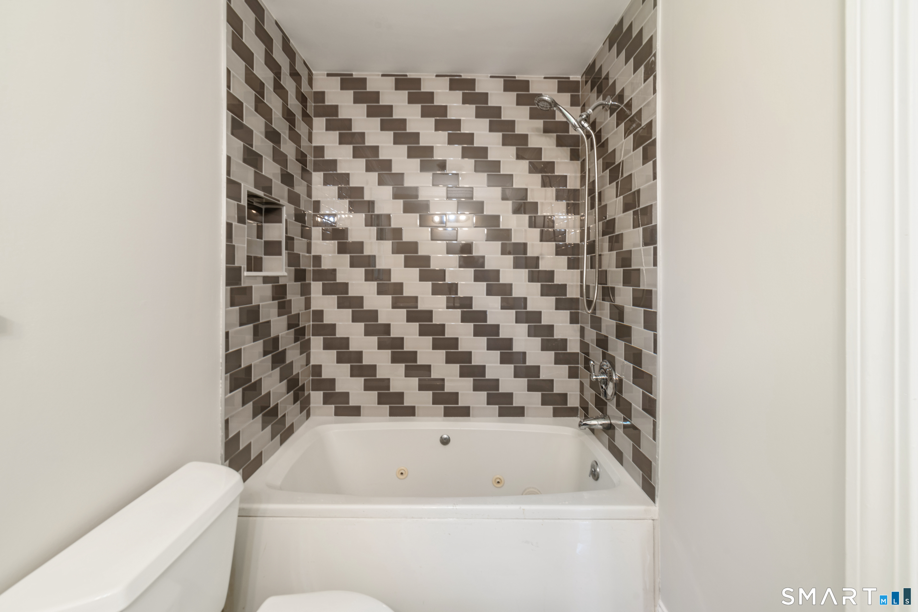20 Whitefield Drive Trumbull CT 06611