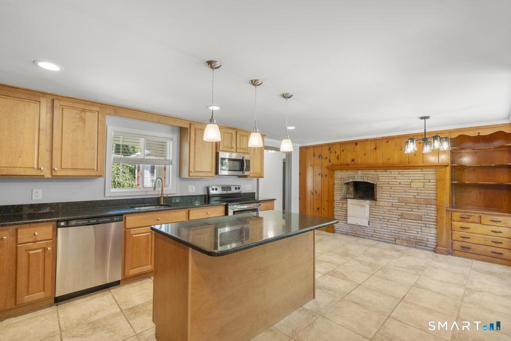43 East Village Road Shelton CT 06484