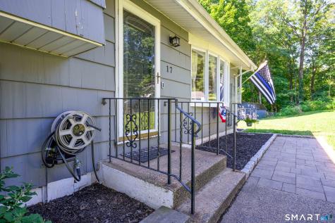 17 Julius Drive East Haven CT 06513