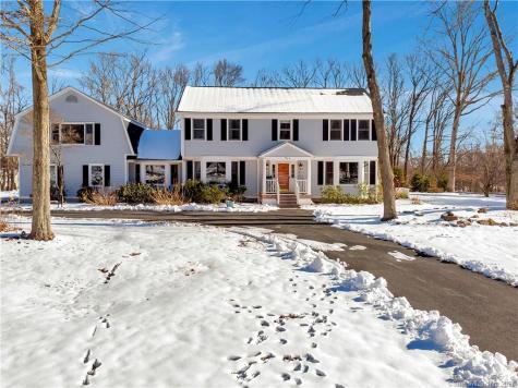 10 Cobblestone Lane Newtown CT 06470