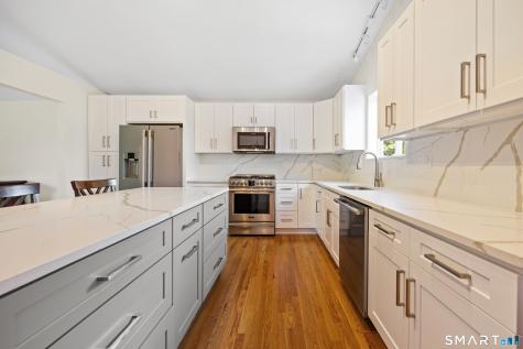 10 Conhurst Drive North Haven CT 06473