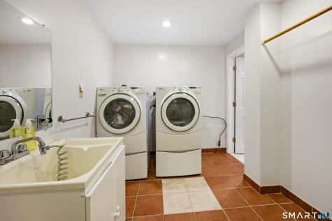 10 Conhurst Drive North Haven CT 06473