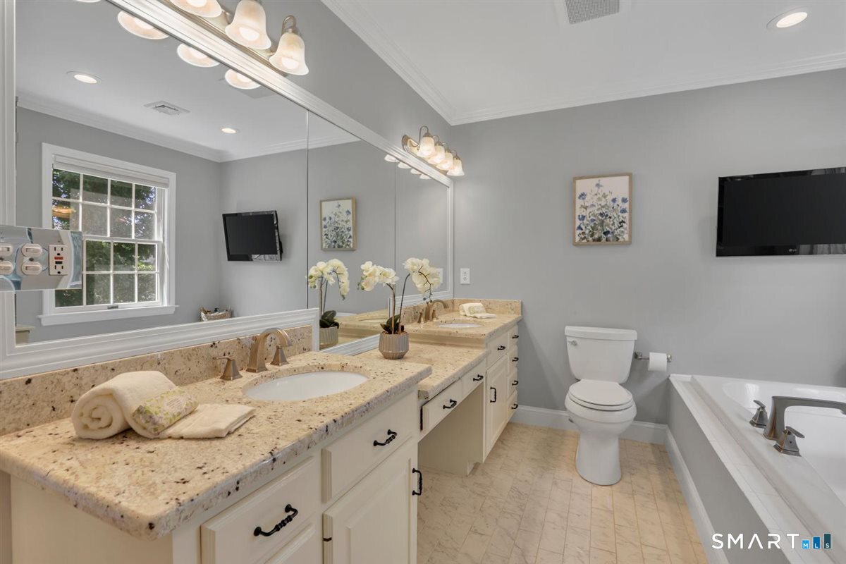 56 Foxcroft Court Southington CT 06489