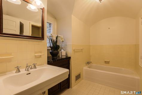53 Belknap Road West Hartford CT 06117