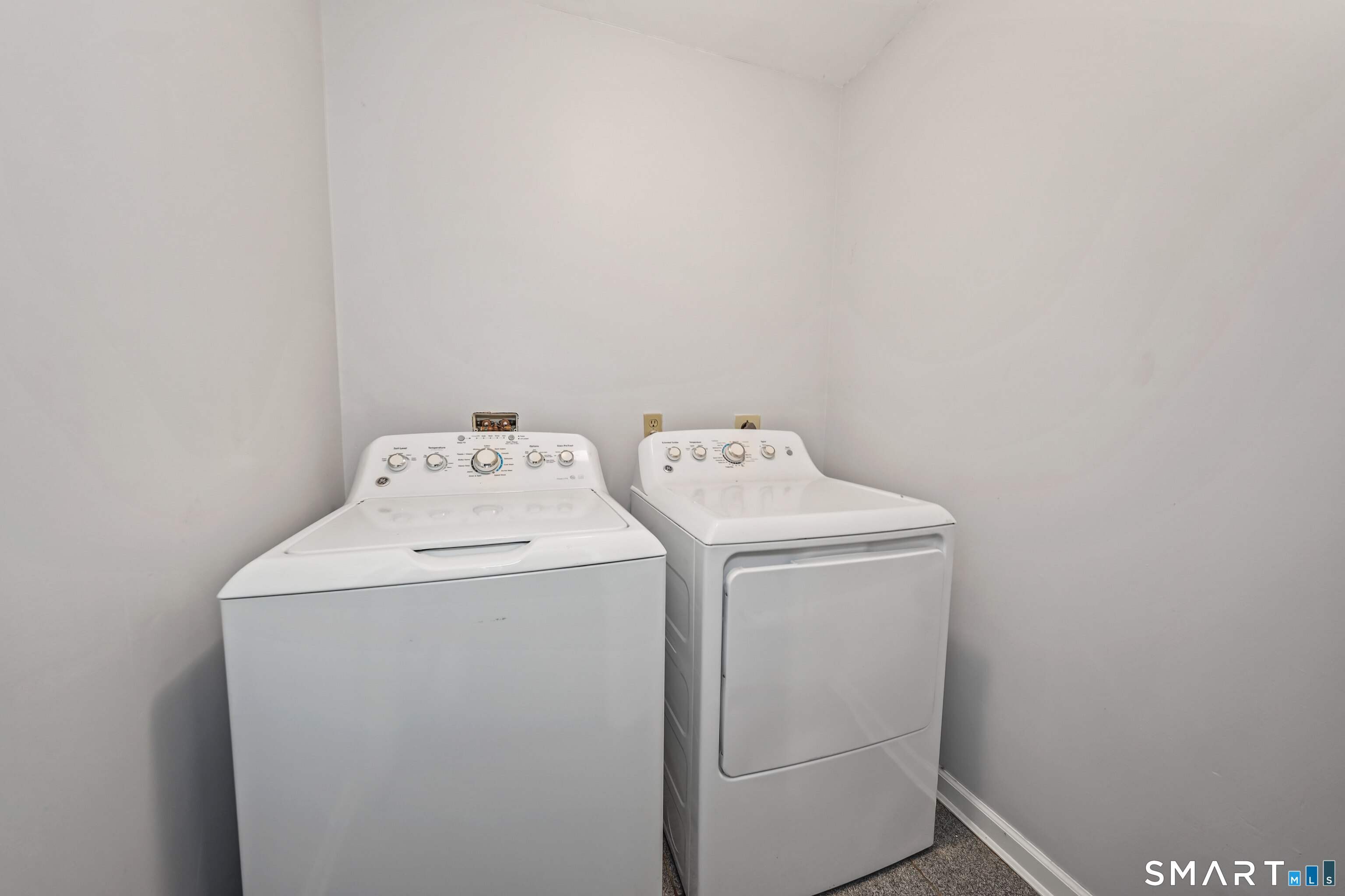 69 Nonnewaug Road Woodbury CT 06798