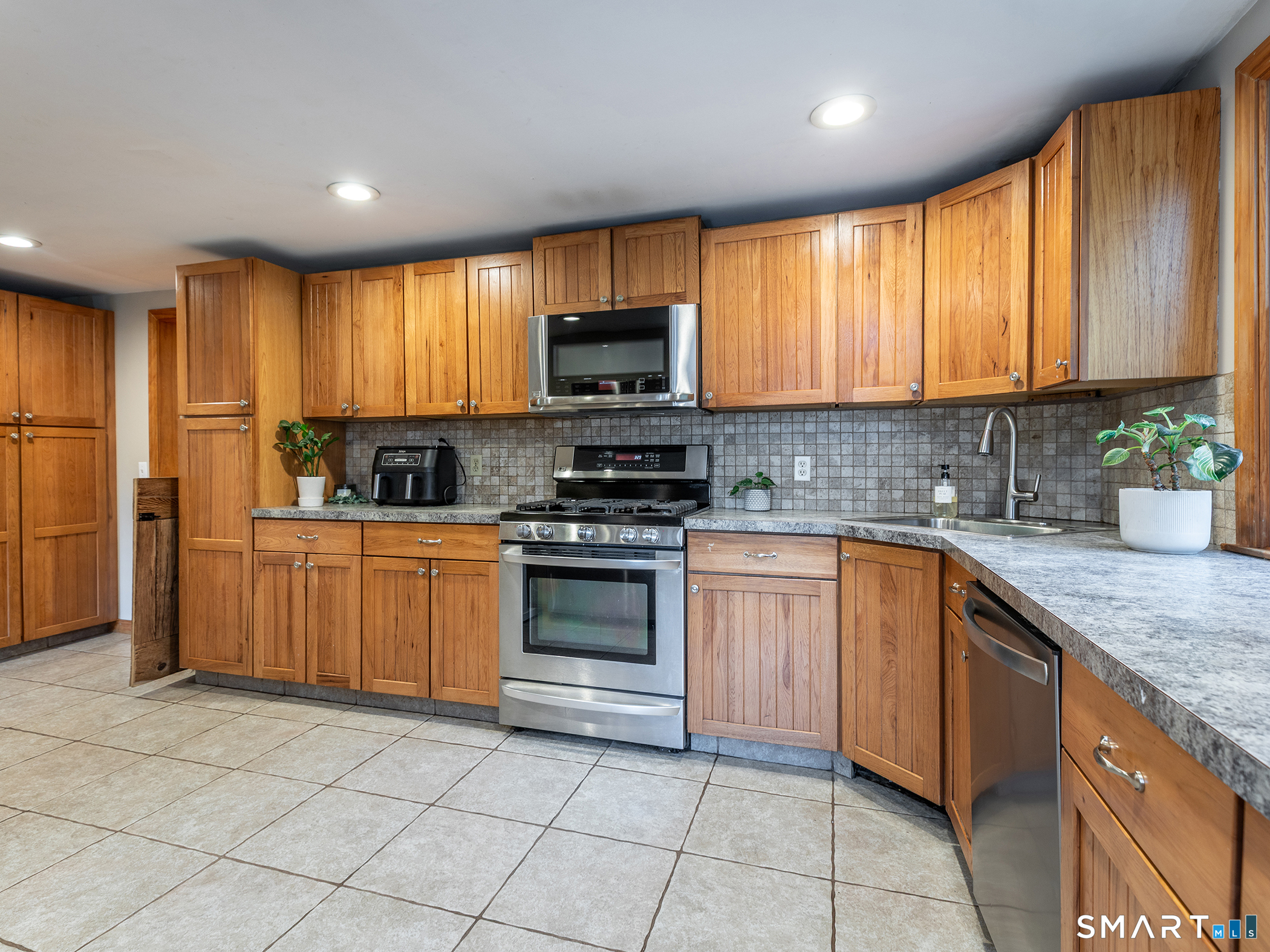 28 Curtiss Hill Road Morris CT 06763